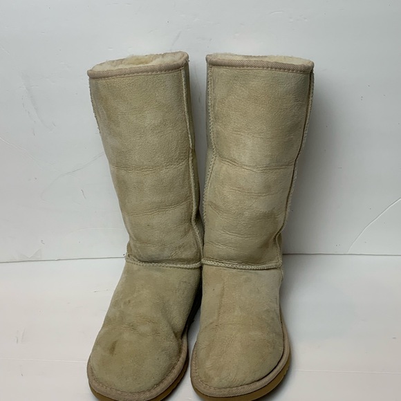 UGG Classic Tall Boots. - Picture 12 of 12